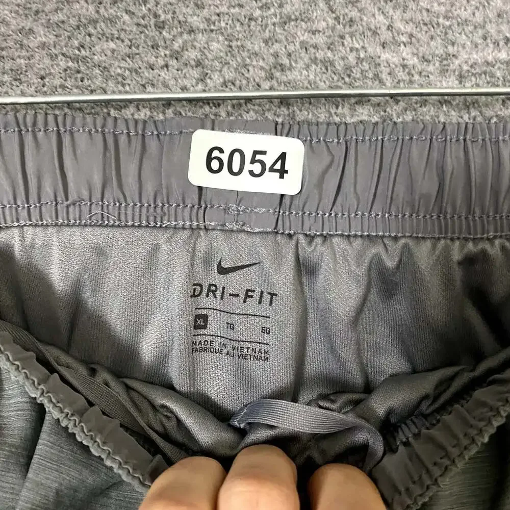 Nike Women’s Size XL Gray Lined Polyester Activewear Skorts